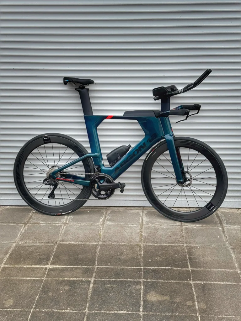 Argon 18 E119 Disc für den Double Iron Man und Ultra Tripple Iron Man Rider Markus Dencke. Aero und dennoch bequem für die extrem langen Strecken.